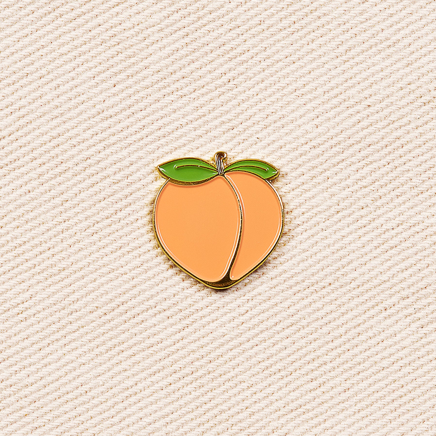 peachy-licious pin