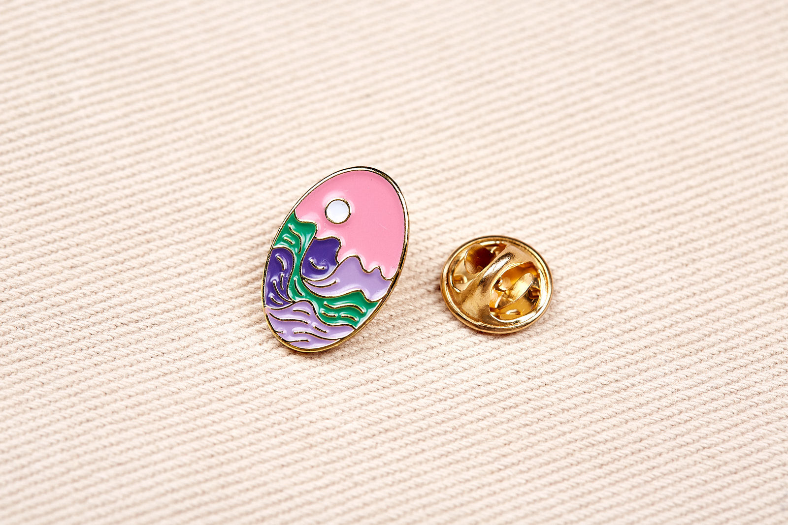 pocket-sized ocean pin